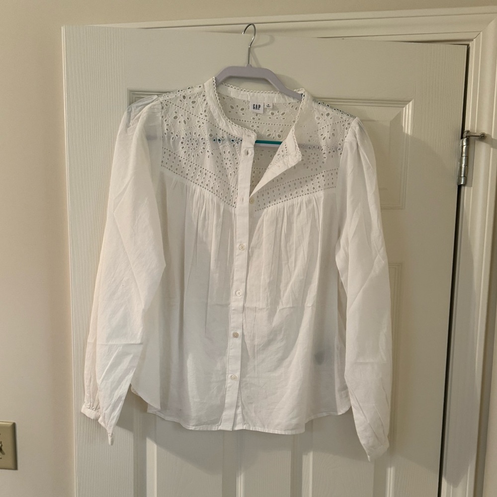 NWOT, Gap button up blouse, medium